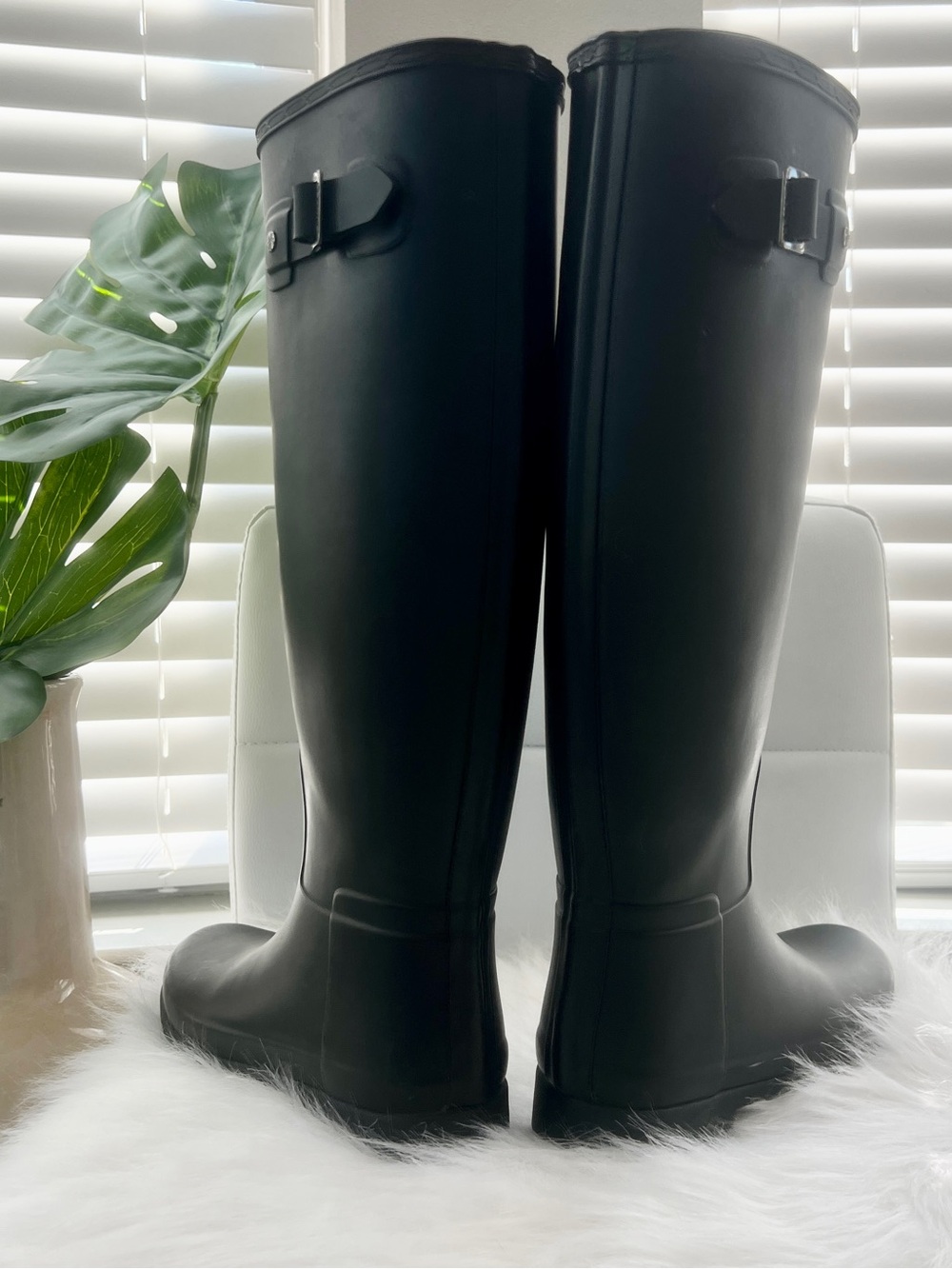 Hunter Tall Matte Black Tall Rain Boots w/Side Buckle Women’s Sz 8, Like New - Picture 2 of 16